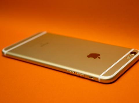If you own an iPhone 6 or later that isn't holding its charge, now is the time to get your battery replaced If you own an iPhone 6 or later that isn't holding its charge, now is the time to get your battery replaced