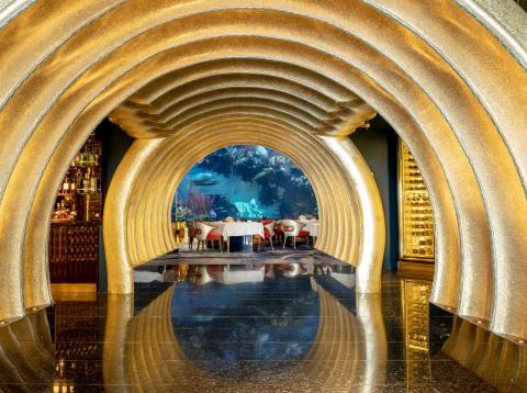 I ate at the flagship restaurant of the $1 billion hotel considered the most luxurious in the world and quickly realized the $500 price tag wasn't for the caviar and oysters I ate at the flagship restaurant of the $1 billion hotel considered the most luxurious in the world and quickly realized the $500 price tag wasn't for the caviar and oysters