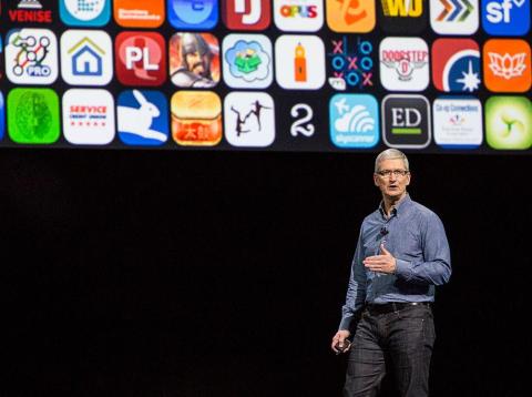 Tim Cook, CEO de Apple, habla en un evento de Apple en la Conferencia Mundial de Desarrolladores el 13 de junio de 2016 en San Francisco Tim Cook, CEO de Apple, habla en un evento de Apple en la Conferencia Mundial de Desarrolladores el 13 de junio de 2016 en San Francisco