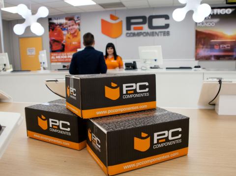 Una tienda de PC Componentes. Una tienda de PC Componentes.