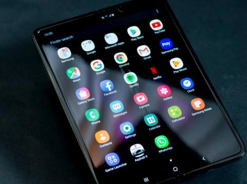 Some reviewers say their $2,000 Samsung Galaxy Fold foldable smartphones are breaking after just two days of use Some reviewers say their $2,000 Samsung Galaxy Fold foldable smartphones are breaking after just two days of use
