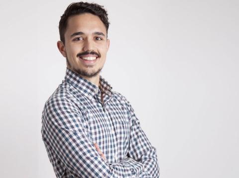 Carlos Ríos, Dietista-Nutricionista inconformista, es el creador del movimiento Realfooding, un estilo de vida al que se han sumado cientos de miles de seguidores por redes sociales, especialmente en su cuenta de Instagram @carlosriosq. Carlos Ríos, Dietista-Nutricionista inconformista, es el creador del movimiento Realfooding, un estilo de vida al que se han sumado cientos de miles de seguidores por redes sociales, especialmente en su cuenta de Instagram @carlosriosq.