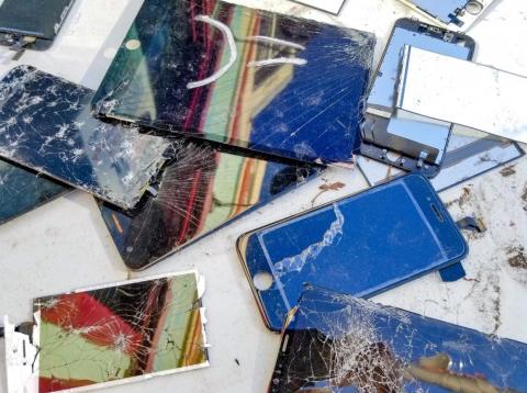 UBS surveyed 8,000 smartphone users around the world, and the results should worry Apple UBS surveyed 8,000 smartphone users around the world, and the results should worry Apple