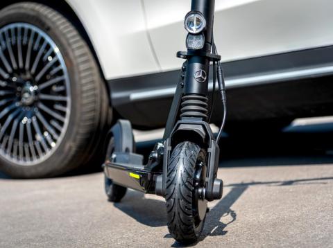 Mercedes-Benz is bringing out an e-scooter. Mercedes-Benz is bringing out an e-scooter.