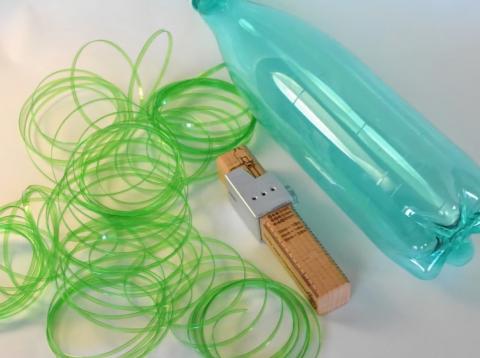 Convierte las botellas de plástico en tiras casi irrompibles para darles nuevos usos Plastic Bottle Cutter