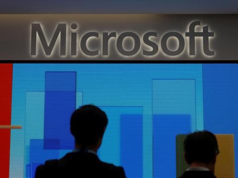 Microsoft share just opened at a record high after beating Amazon to a controversial contract with the Pentagon worth $10 billion Microsoft share just opened at a record high after beating Amazon to a controversial contract with the Pentagon worth $10 billion
