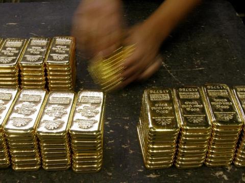 Goldman Sachs says 'gold is a better hedge than oil' as Trump-Iran tensions heat up Goldman Sachs says 'gold is a better hedge than oil' as Trump-Iran tensions heat up