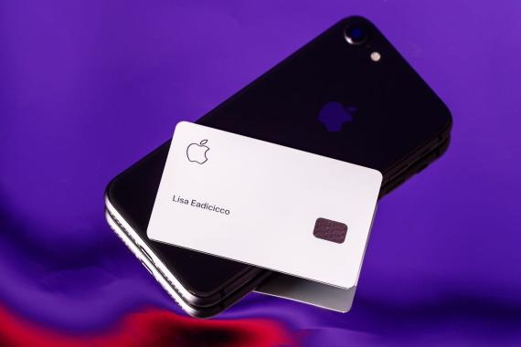 Apple Card. 