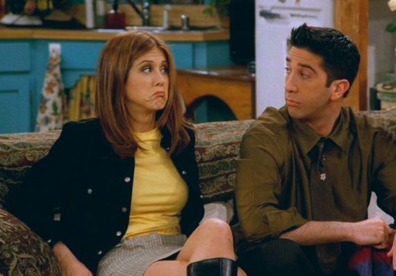 Jennifer Aniston como Rachel Green, junto a David Schwimmer como Ross Geller, en 'Friends'.
