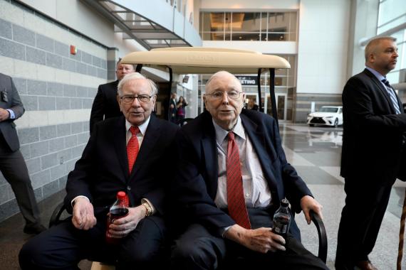Charlie Munger (derecha) es el confidente más íntimo de Warren Buffett (izquierda).
