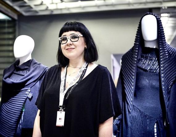 Alba Arillo, diseñadora en 3D para la AWWG, el grupo de moda que integra firmas como Pepe Jeans.