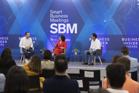 De izquierda a derecha, Armand Solé, e-Commerce Growth Director de Havas Media Group; Yovanna Blanco, directora de 'Business Insider España'; y Luis Esteban, CEO de The Jump.